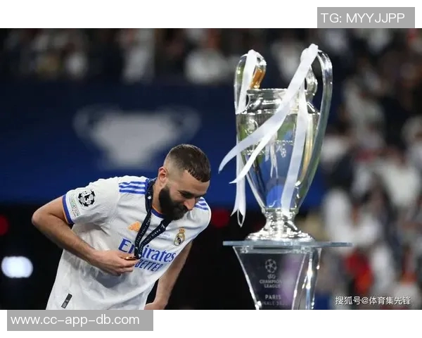 登贝莱荣归故里为家乡埃夫勒捧回金球奖杯引发热烈庆祝